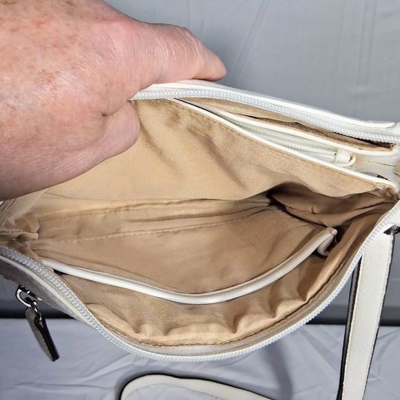 Women's Rosetta White Crossbody  Zippered Bag/Purse - Picture 7 of 11